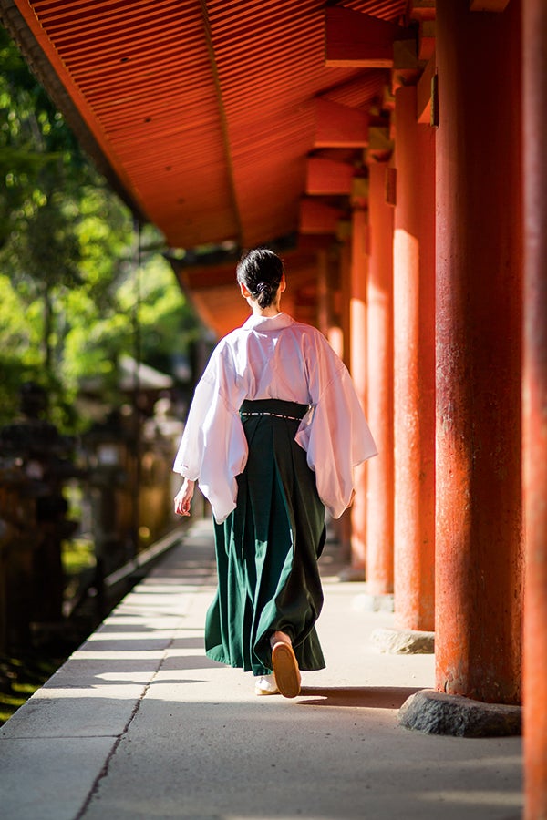 This impromptu shot was captured at Kasuga Taisha Shrine using the Sigma 85mm f/1.4 EX DG HSM