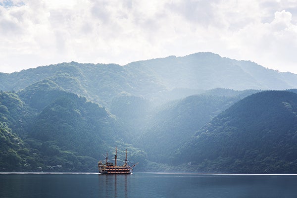 Lake Ashi and its stunning views provided the perfect backdrop for a few telephoto landscape shots