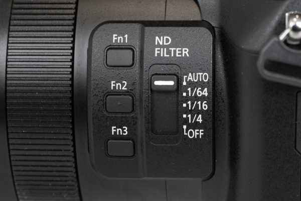 Panasonic FZ2000 lens controls 