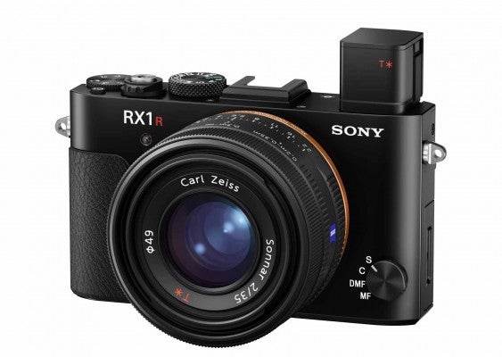 RX1RII_right_front_evf-563x400