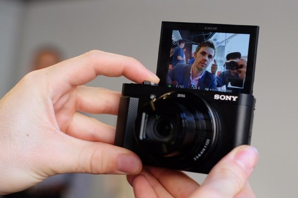 Sony HX90V hands-on 2