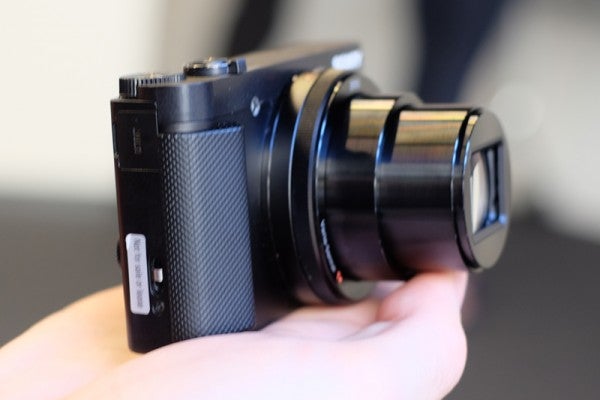 Sony HX90V hands-on 4